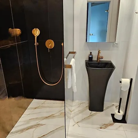 Apartment Copper By The European Solidarity Centre