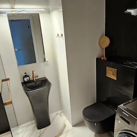 Copper By The European Solidarity Centre Apartment Danzig