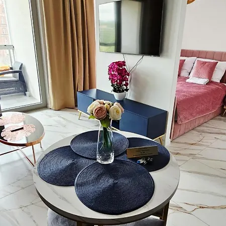 Apartment Copper By The European Solidarity Centre *