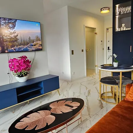 Apartment Copper By The European Solidarity Centre *