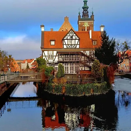 Copper By The European Solidarity Centre