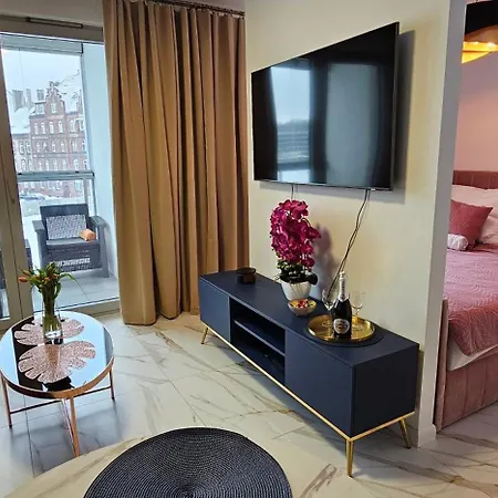 Copper By The European Solidarity Centre *